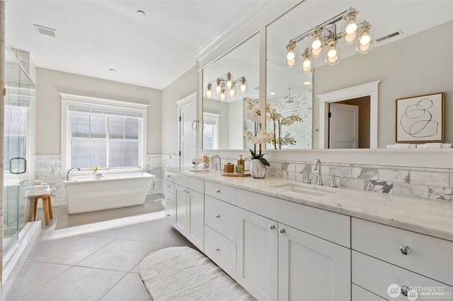 10610 NE 28th Street, Bellevue, WA 98004