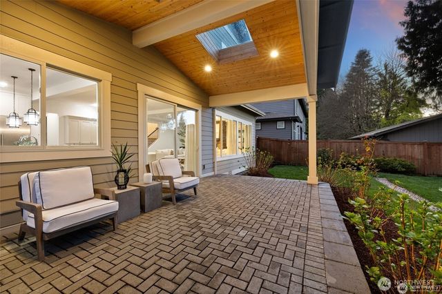 10610 NE 28th Street, Bellevue, WA 98004