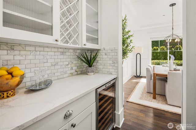 10610 NE 28th Street, Bellevue, WA 98004