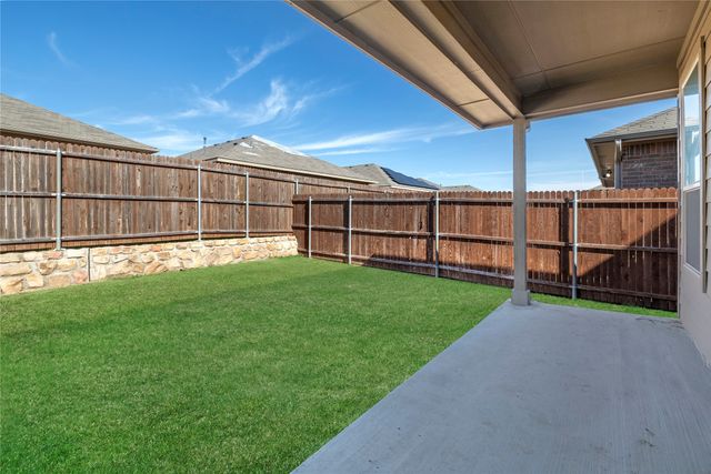 1037 Gillespie Drive, Justin, TX 76247