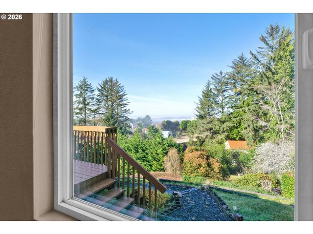 170 GLEN DEE Ln, Winchester Bay, OR 97467
