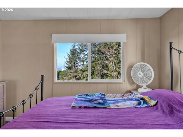 170 GLEN DEE Ln, Winchester Bay, OR 97467