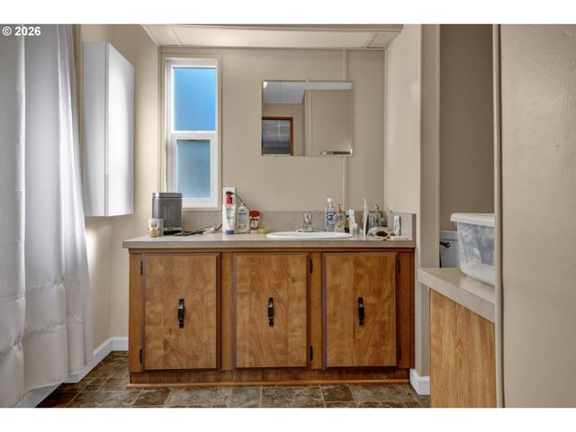 170 GLEN DEE Ln, Winchester Bay, OR 97467