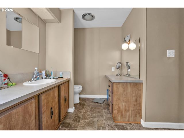 170 GLEN DEE Ln, Winchester Bay, OR 97467