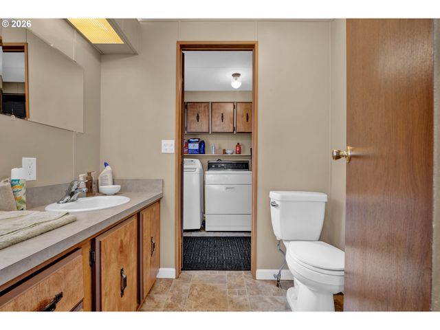 170 GLEN DEE Ln, Winchester Bay, OR 97467