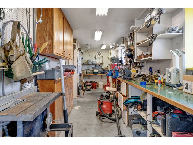 170 GLEN DEE Ln, Winchester Bay, OR 97467