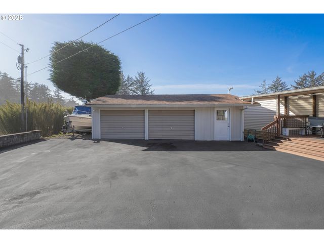 170 GLEN DEE Ln, Winchester Bay, OR 97467