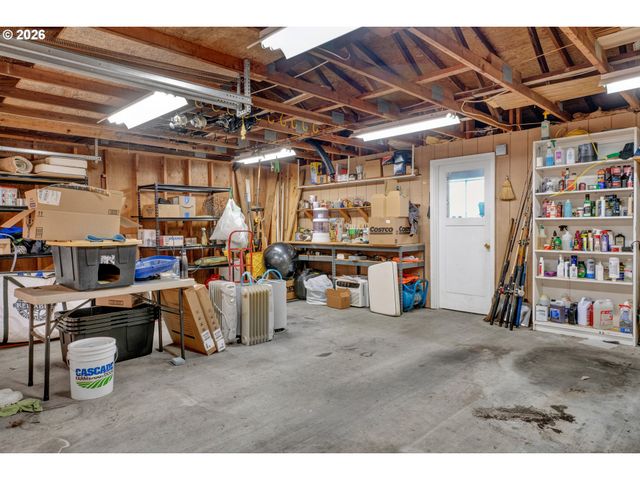 170 GLEN DEE Ln, Winchester Bay, OR 97467