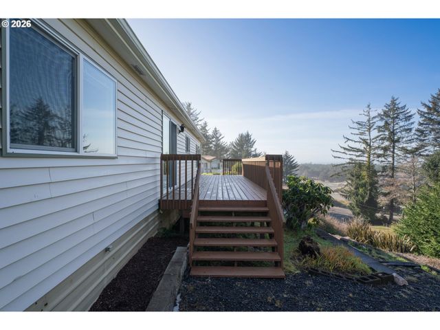 170 GLEN DEE Ln, Winchester Bay, OR 97467