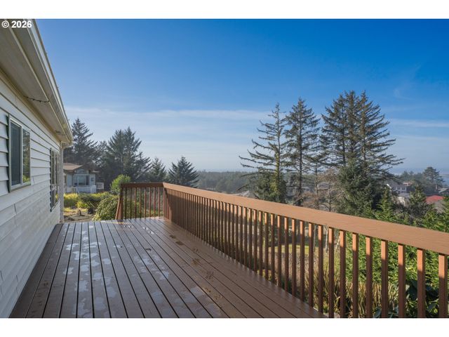 170 GLEN DEE Ln, Winchester Bay, OR 97467
