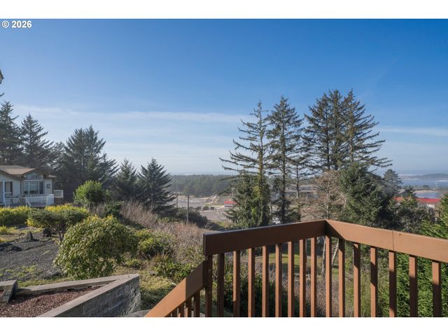 170 GLEN DEE Ln, Winchester Bay, OR 97467