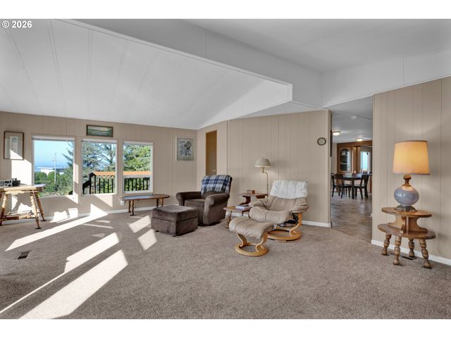 170 GLEN DEE Ln, Winchester Bay, OR 97467