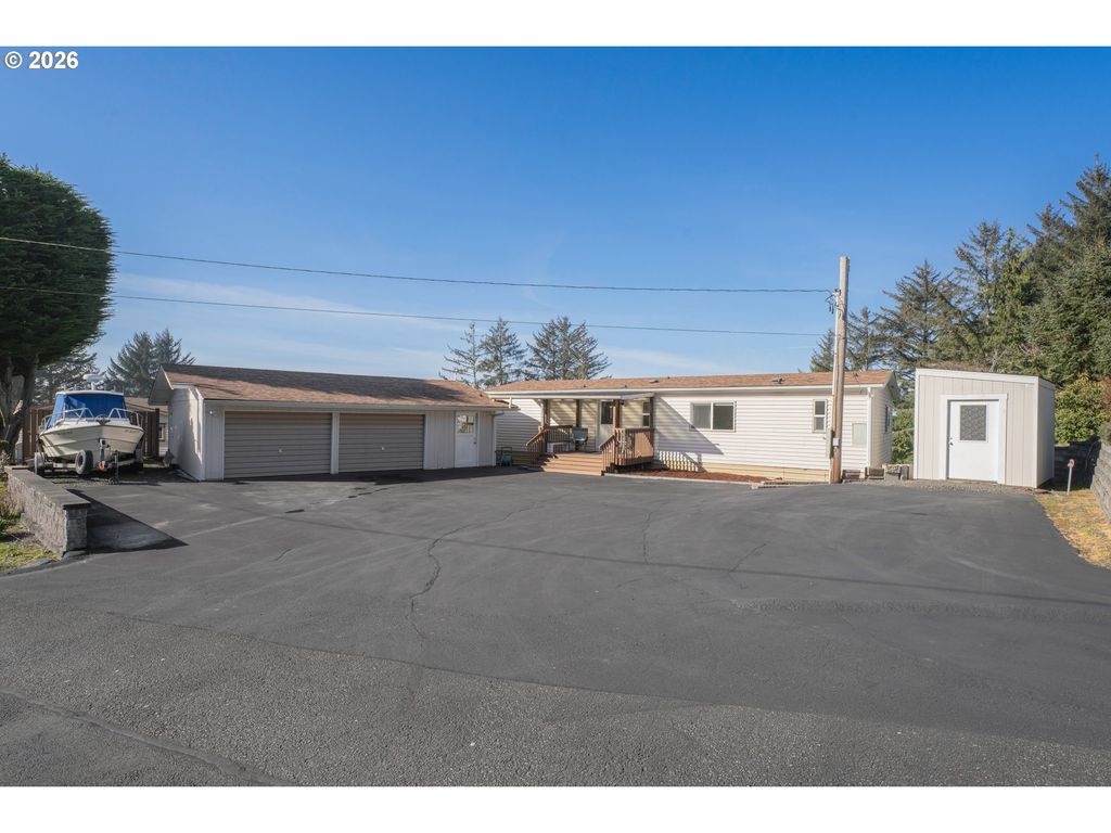 170 GLEN DEE Ln, Winchester Bay, OR 97467