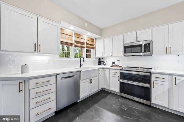 103 SAINT DUNSTANS RD, Baltimore, MD 21212