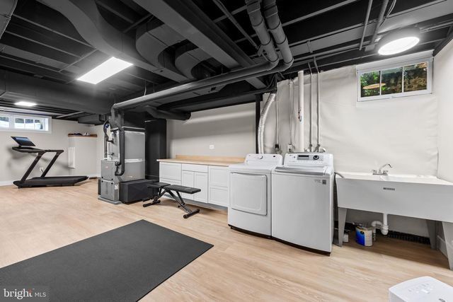 103 SAINT DUNSTANS RD, Baltimore, MD 21212