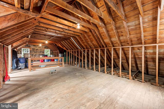 103 SAINT DUNSTANS RD, Baltimore, MD 21212