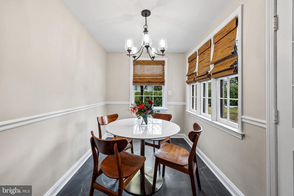 Image 19 of property listing at 103 SAINT DUNSTANS RD, Baltimore, MD 21212