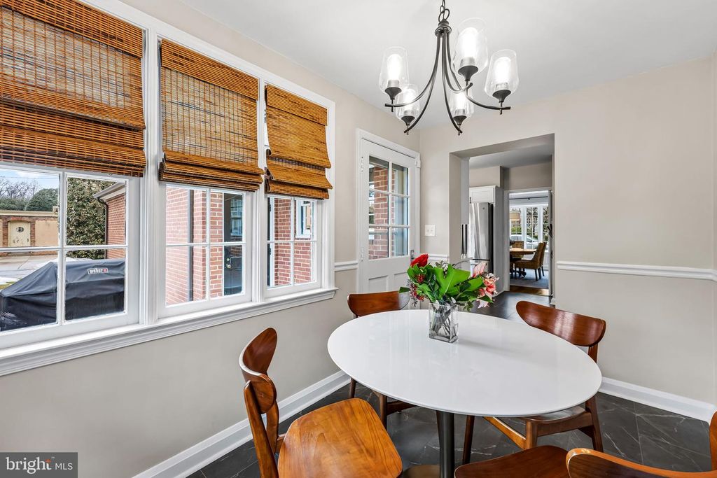 Image 20 of property listing at 103 SAINT DUNSTANS RD, Baltimore, MD 21212