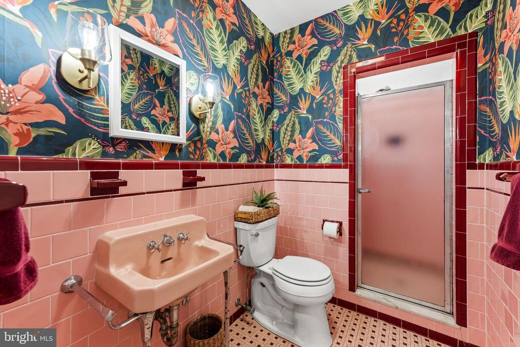 Image 24 of property listing at 103 SAINT DUNSTANS RD, Baltimore, MD 21212