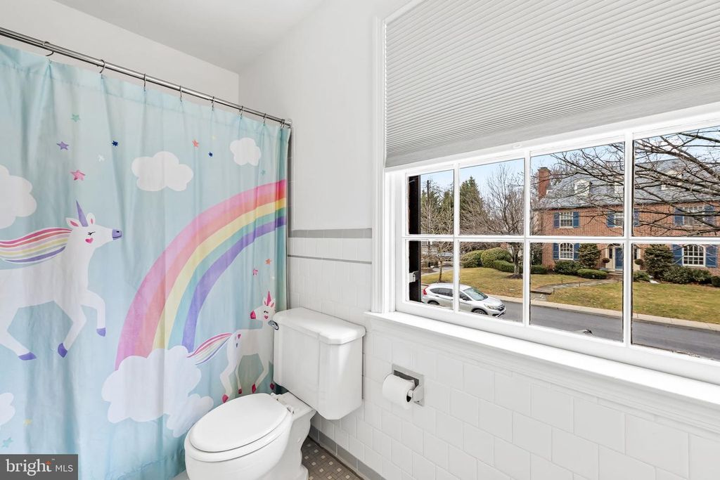 Image 35 of property listing at 103 SAINT DUNSTANS RD, Baltimore, MD 21212