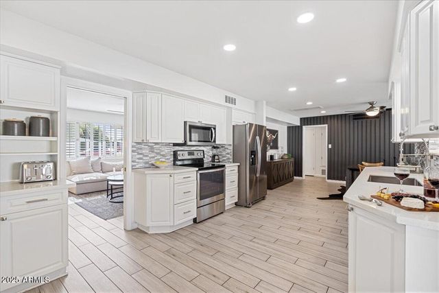 8102 E MULBERRY Street, Scottsdale, AZ 85251