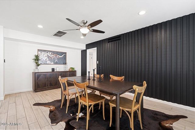 8102 E MULBERRY Street, Scottsdale, AZ 85251