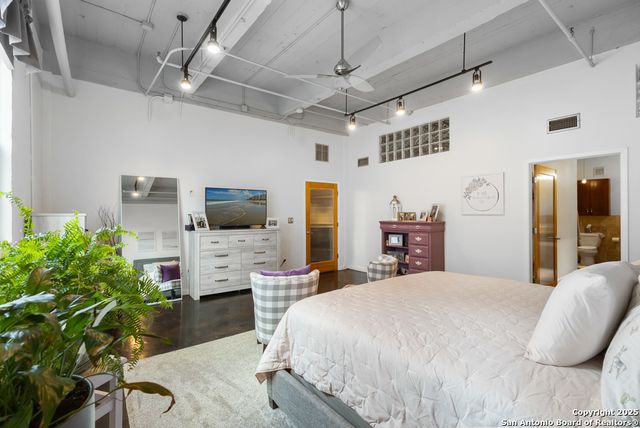 1339 S Flores St Ste 203, San Antonio, TX 78204