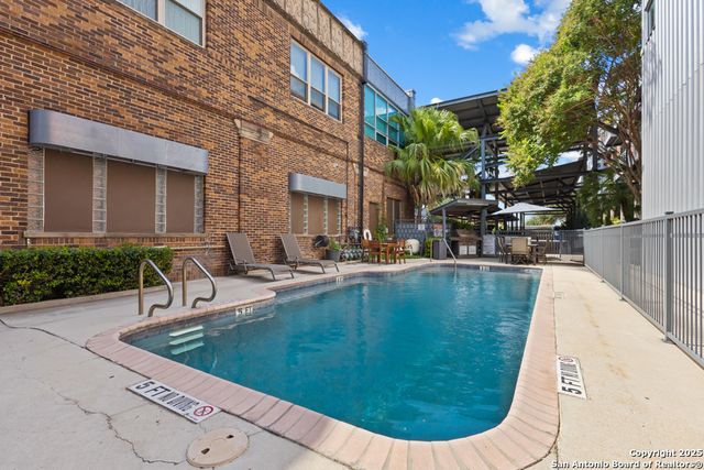 1339 S Flores St Ste 203, San Antonio, TX 78204