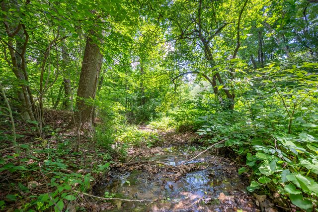 68 Paradise LN, Troutville, VA 24175