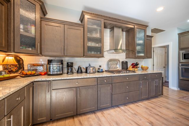 68 Paradise LN, Troutville, VA 24175