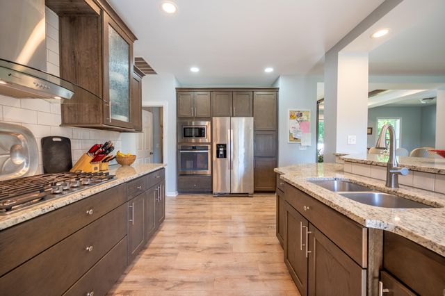 68 Paradise LN, Troutville, VA 24175