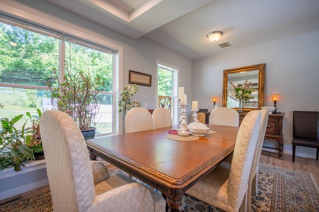 68 Paradise LN, Troutville, VA 24175