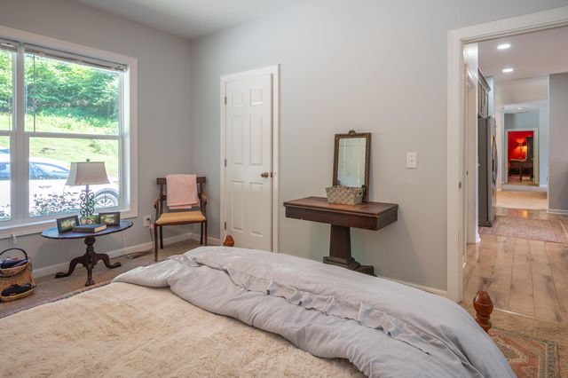 68 Paradise LN, Troutville, VA 24175