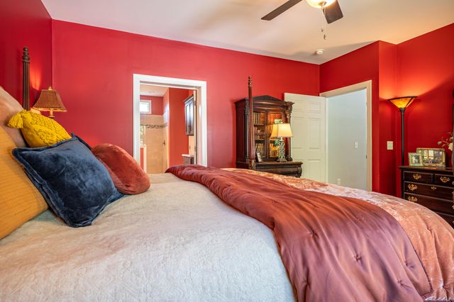 68 Paradise LN, Troutville, VA 24175
