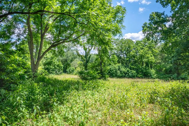 68 Paradise LN, Troutville, VA 24175