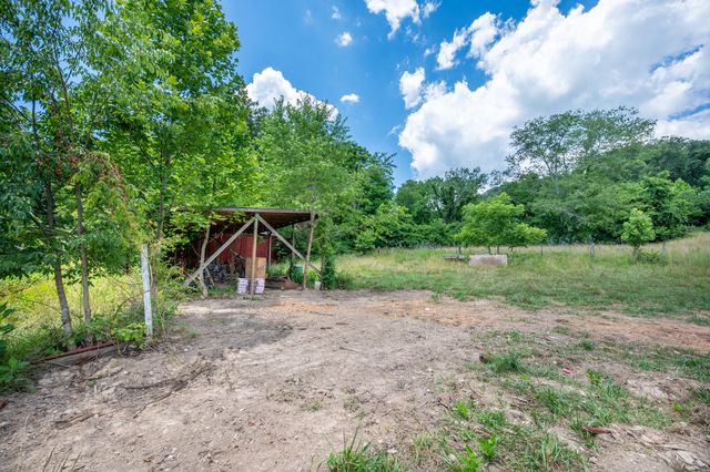68 Paradise LN, Troutville, VA 24175
