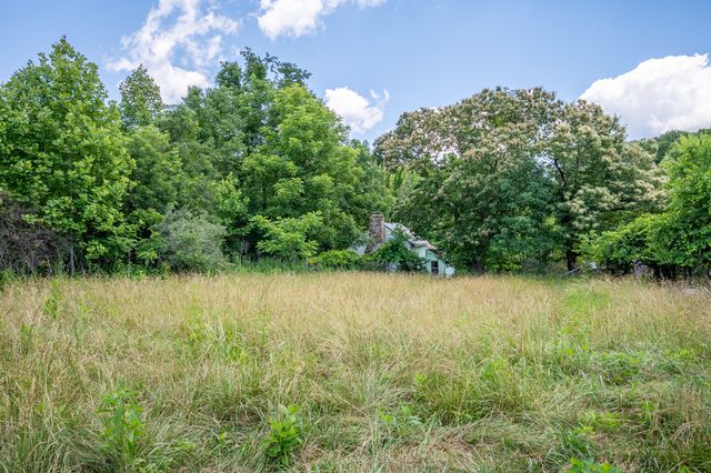 68 Paradise LN, Troutville, VA 24175