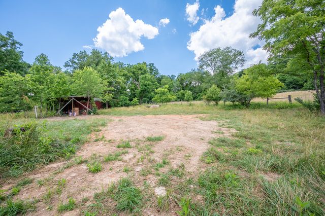 68 Paradise LN, Troutville, VA 24175