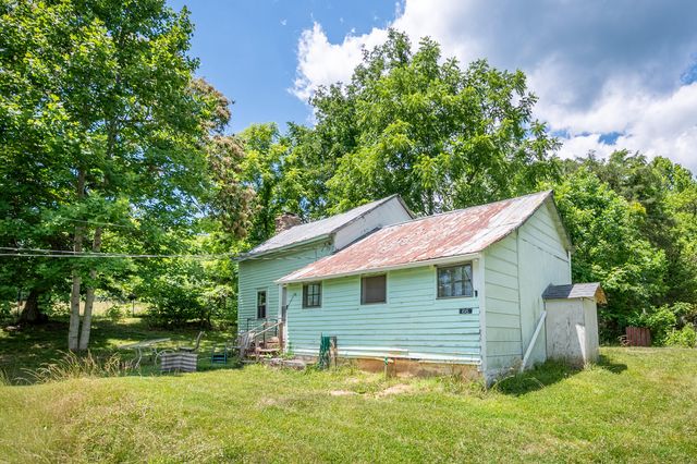 68 Paradise LN, Troutville, VA 24175
