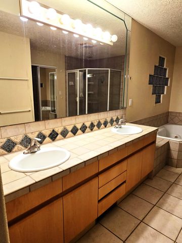 2738 Tramway Circle NE, Albuquerque, NM 87122