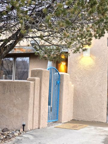 2738 Tramway Circle NE, Albuquerque, NM 87122