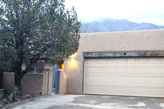 2738 Tramway Circle NE, Albuquerque, NM 87122