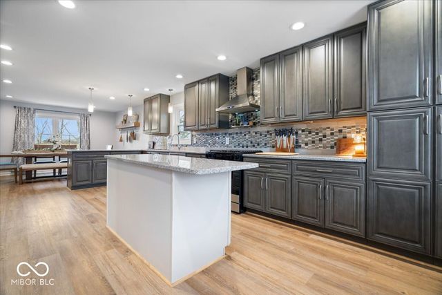 84 Glenbrook Lane, Avon, IN 46123