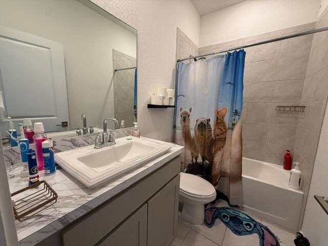 561 NE 5th Way, Florida City, FL 33034