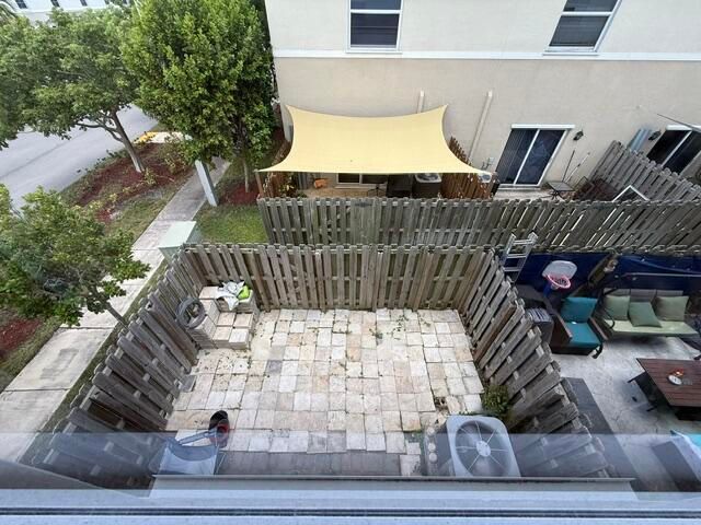 561 NE 5th Way, Florida City, FL 33034
