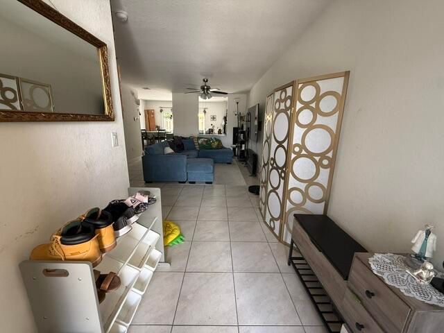 561 NE 5th Way, Florida City, FL 33034