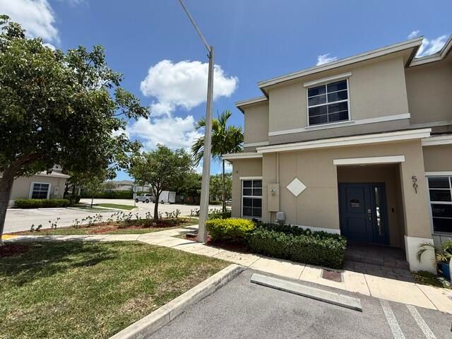 561 NE 5th Way, Florida City, FL 33034