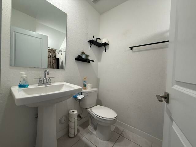561 NE 5th Way, Florida City, FL 33034