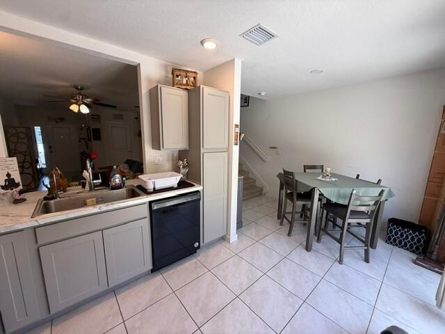 561 NE 5th Way, Florida City, FL 33034