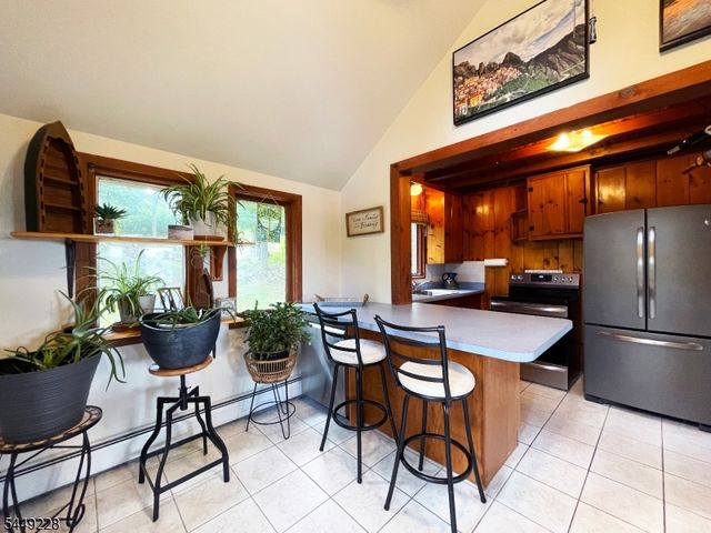 16 Lakeview Rd, Hopatcong Boro, NJ 07843